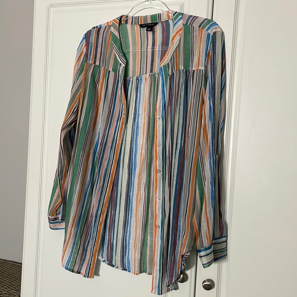 Zac & Rachel Tops - ⭐️5/$15⭐️ Zac & Rachel striped button up shirt